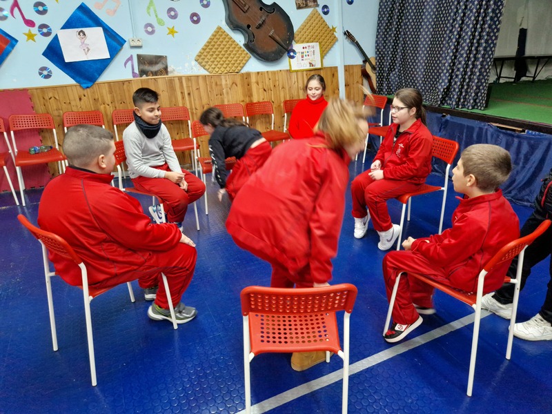 <h1>Azione</h1>
Un altro momento di scambio di postazione
