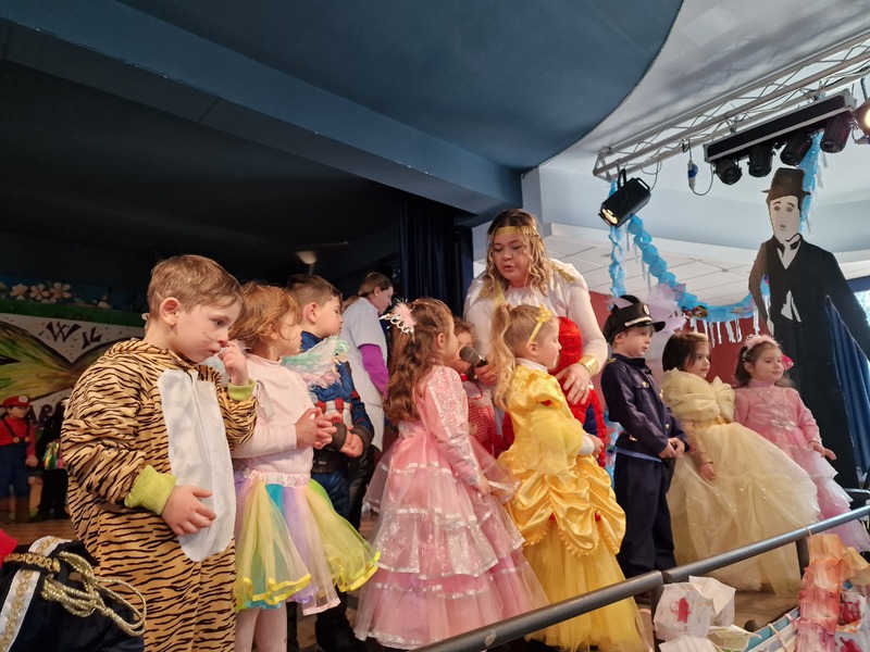 <h1>Manifestazione Le mascherine belle e buone</h1>