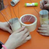 I bambini iniziano il loro lavoro sul riciclo